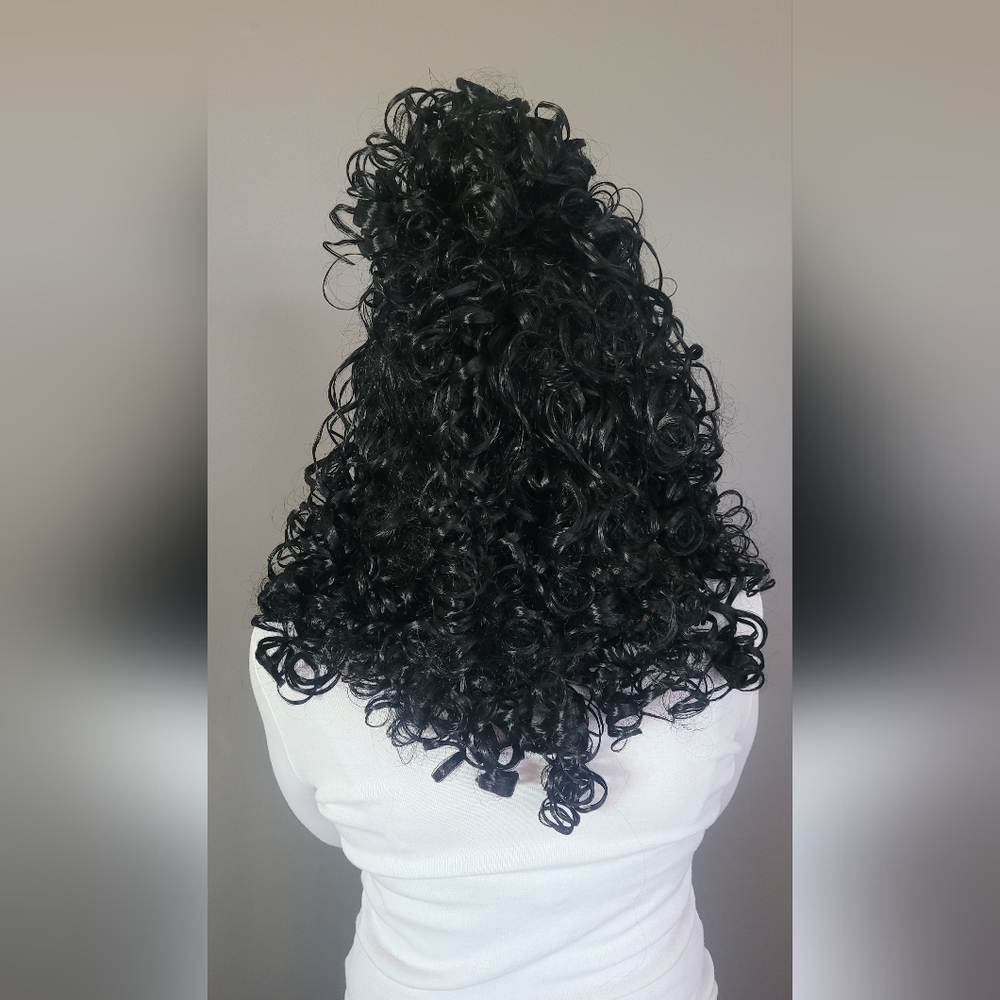 Curly long wig